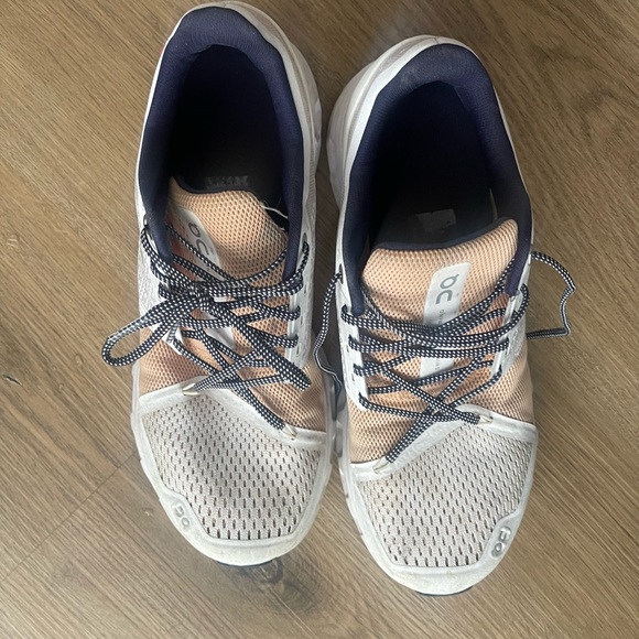 On cloud - Picture 2 of 3